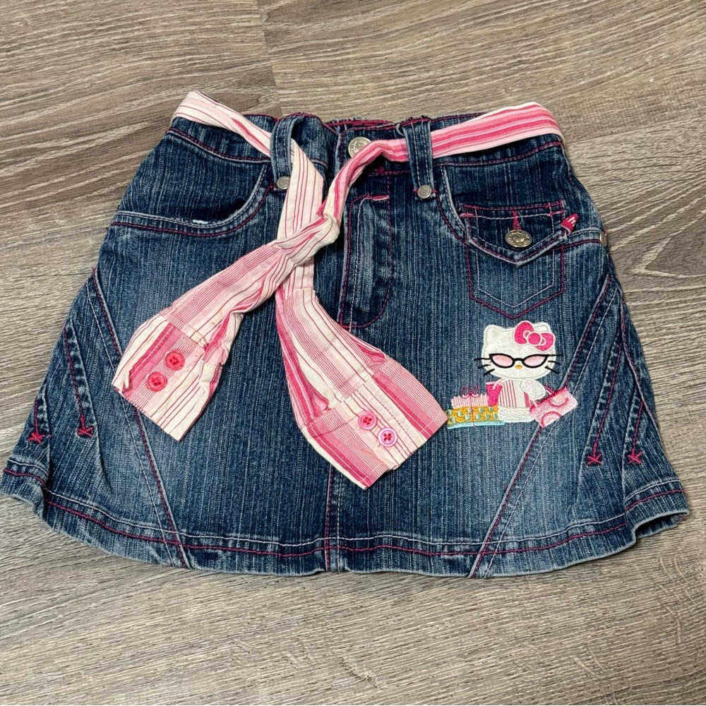Y2K Toddler Girl Size 6 Hello Kitty belted  Denim Skirt vintage - Picture 3 of 8